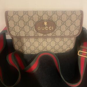 Gucci shoulder bag, used
